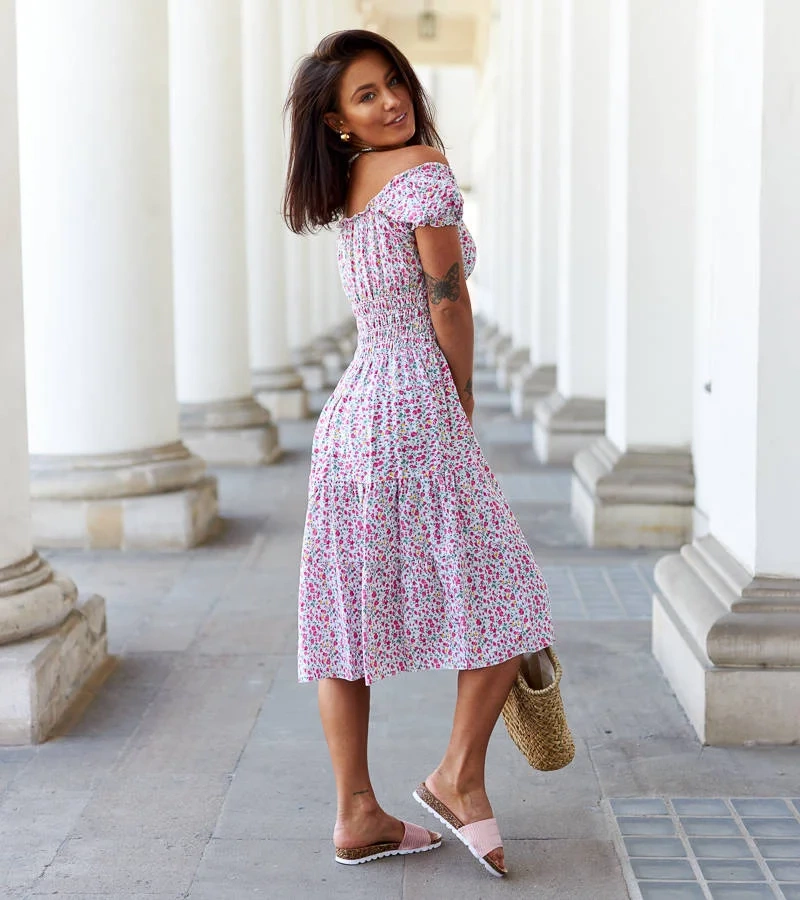 Rochie midi cu flori roz de Bresciana