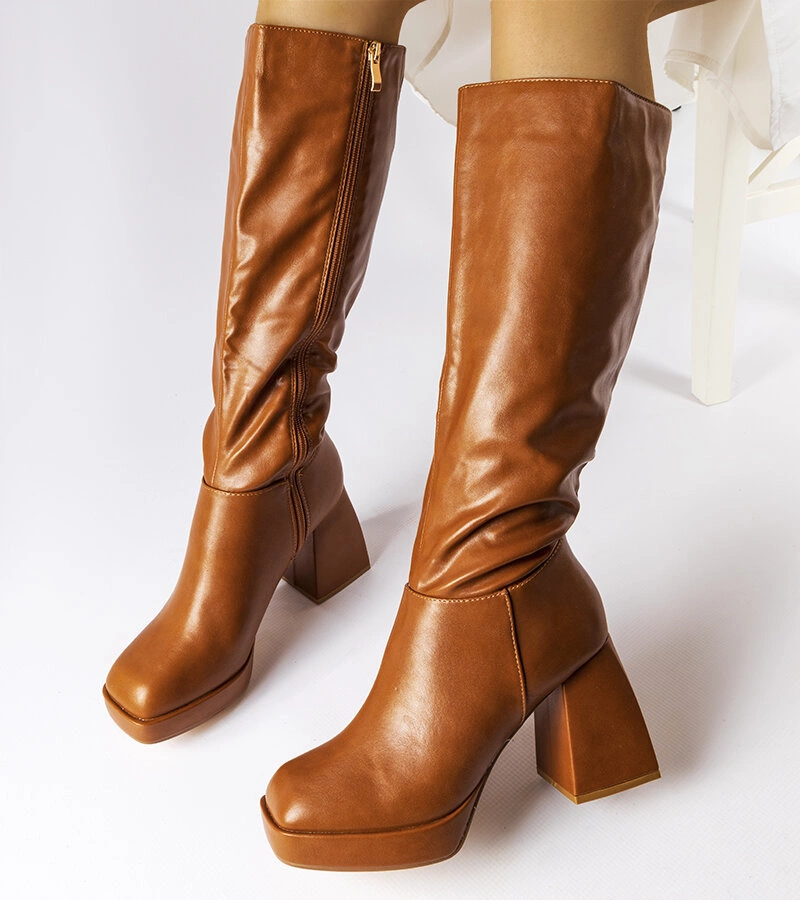 Cizme maro cu un post solid Villanova