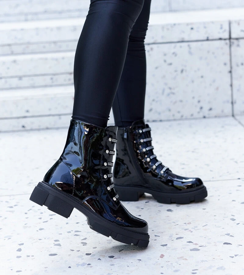 Cizme negre lăcuite cu zirconiu Sfaranda