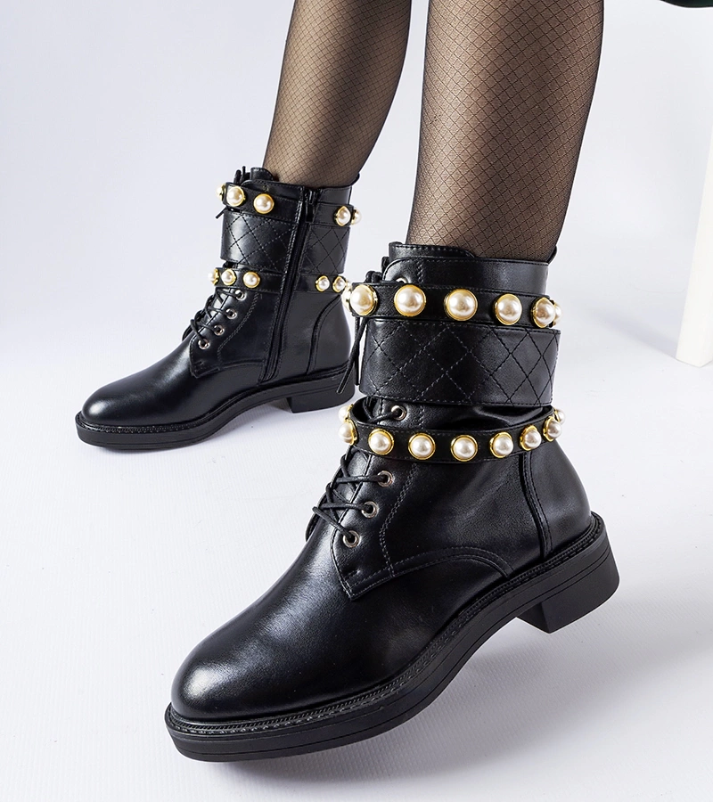Botine negre căptușite cu perle Normand