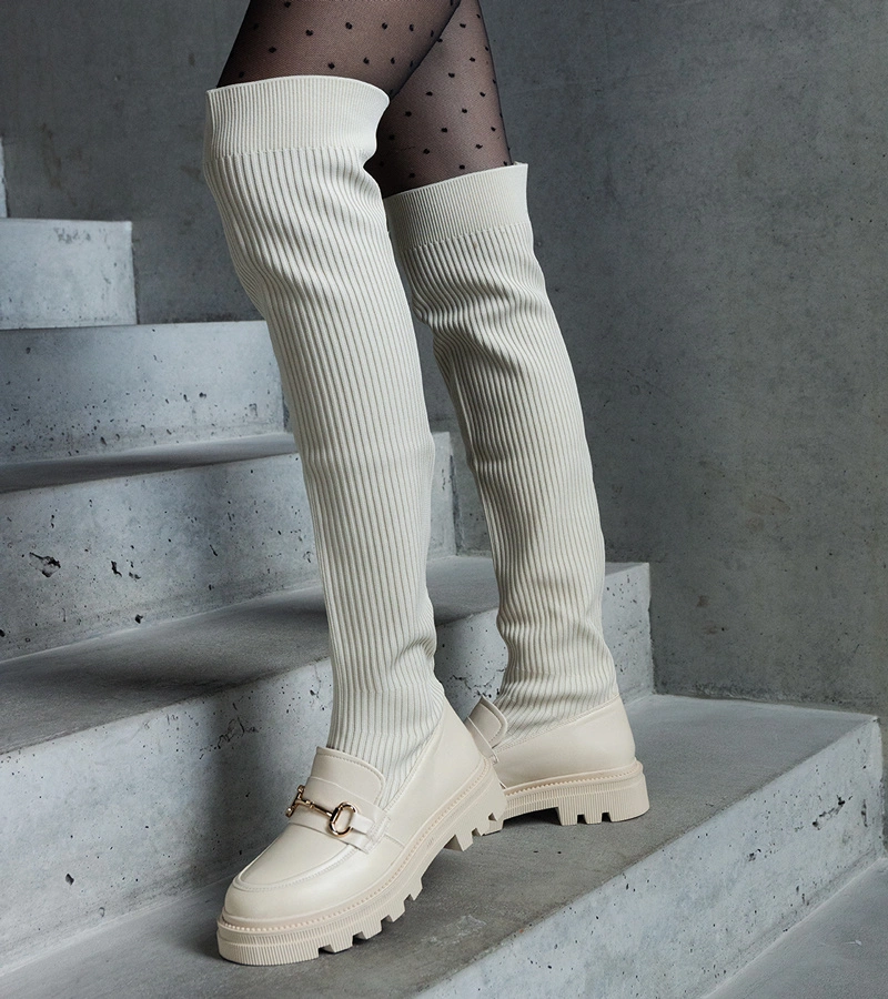 Cizme bej deschis cu față elastică și toc plat Vrissa