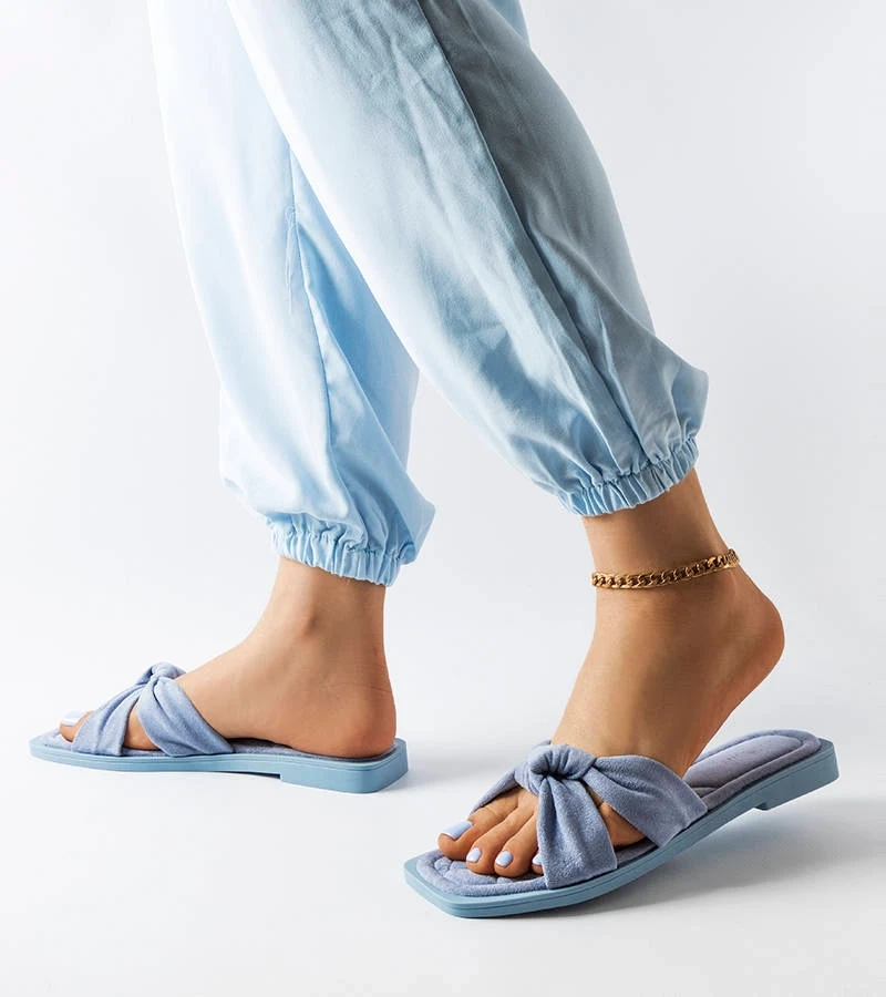 Șlapi roz din piele ecologică de la Pride