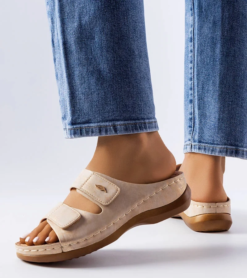 Șlapi cu tocuri joase Fréchette bej