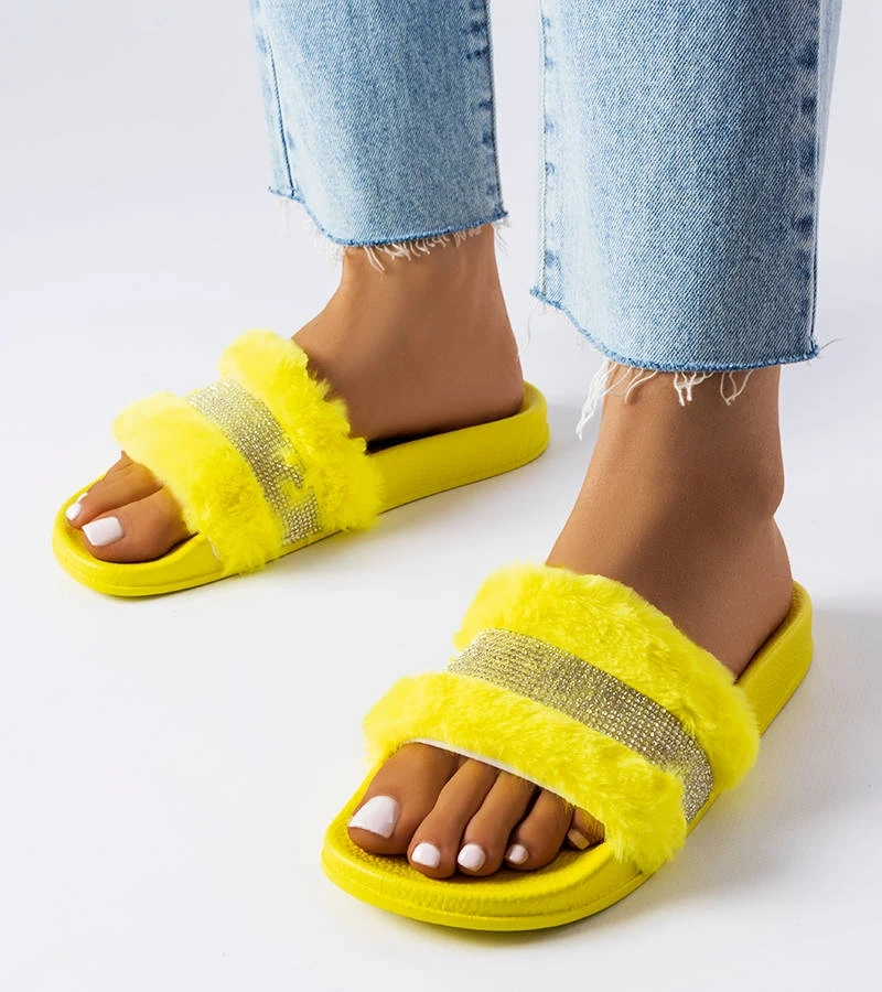 Șlapi din blană galbenă cu zirconiu Carrito