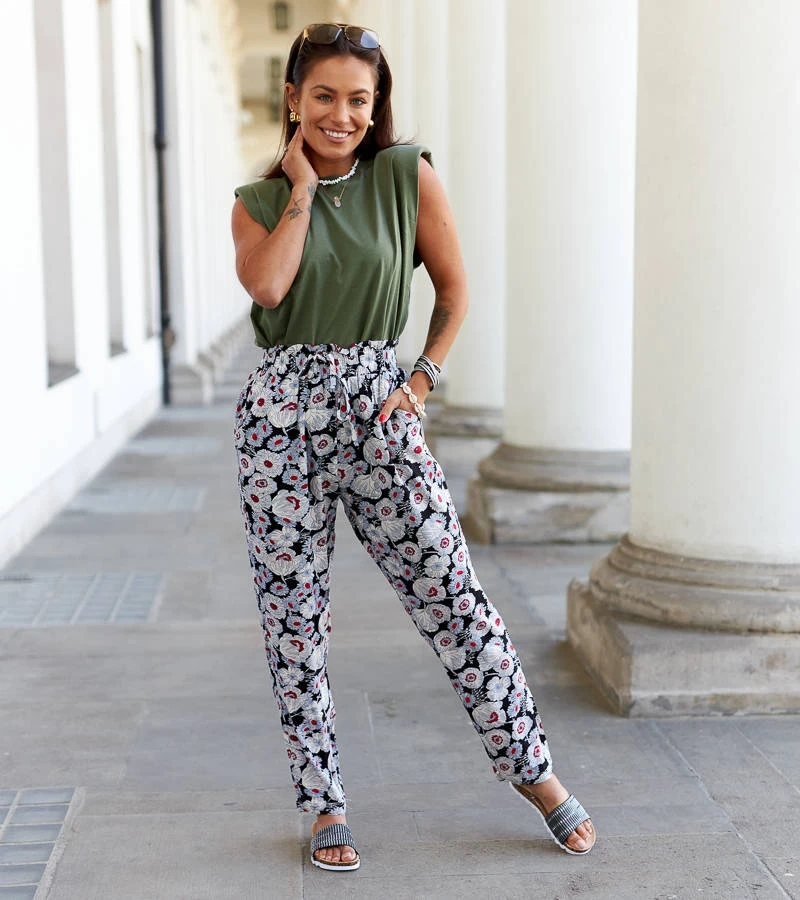 Pantaloni negri cu flori Minoprio