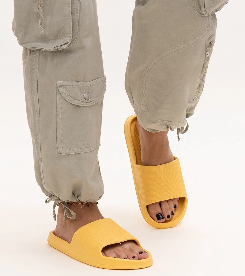 Papuci de spumă galbeni Menta