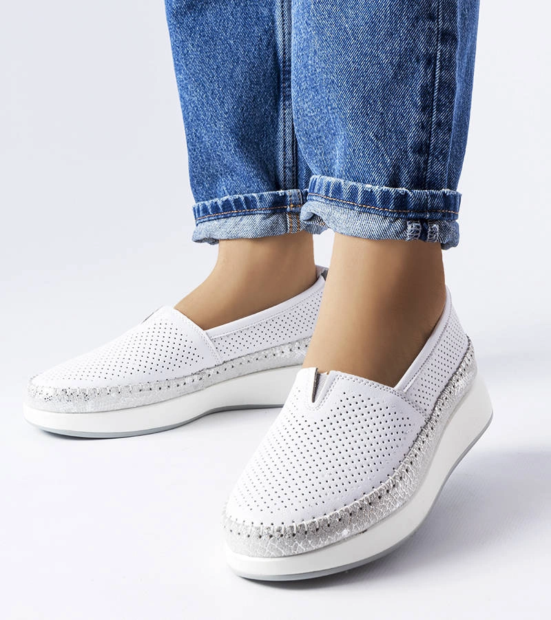 Pantofi gri, cu barete, de la Norvegia