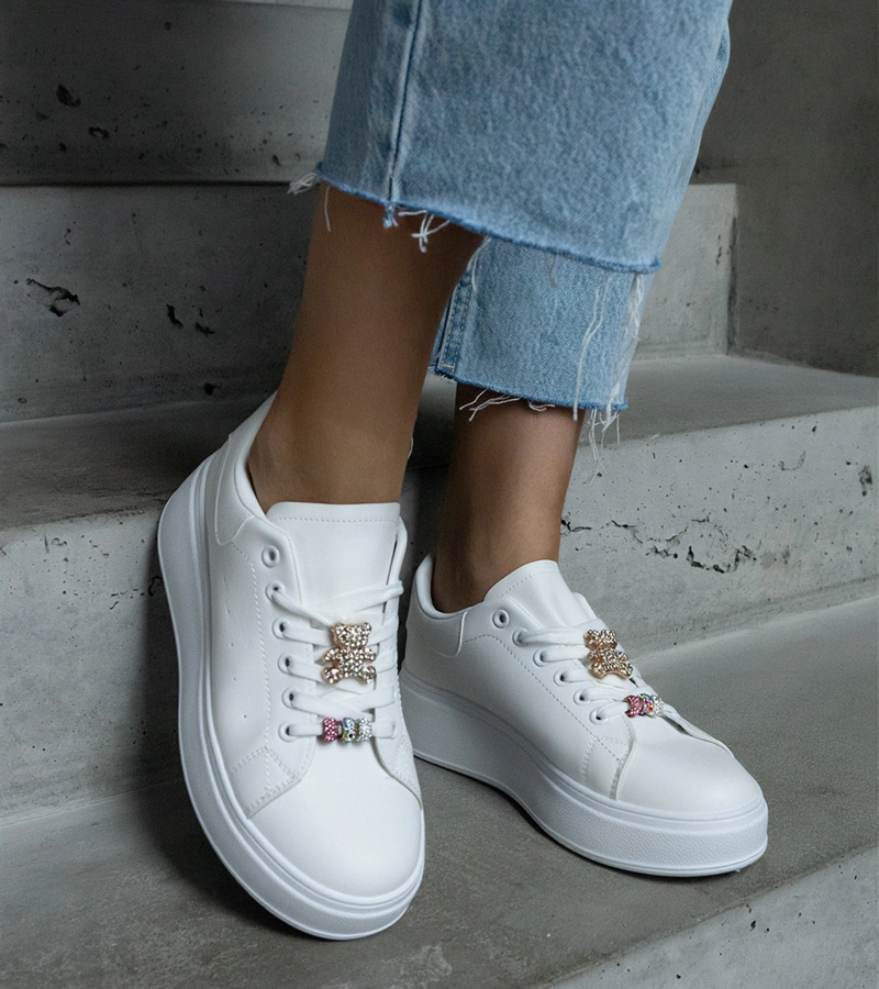 Adidași albi pe platformă decorați cu ursuleț Mavien