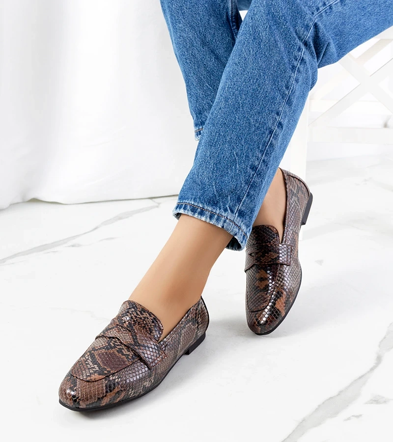 Șerpi mocasini maro Șerpi