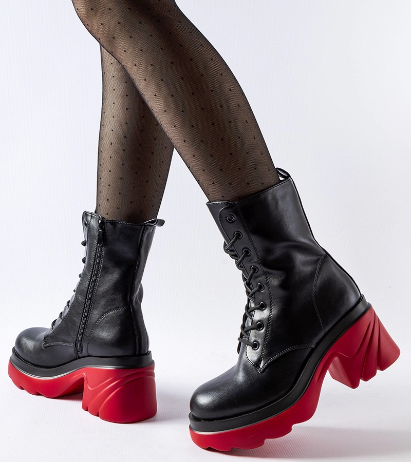 Pantofi negri călduroși cu toc roșu Cost