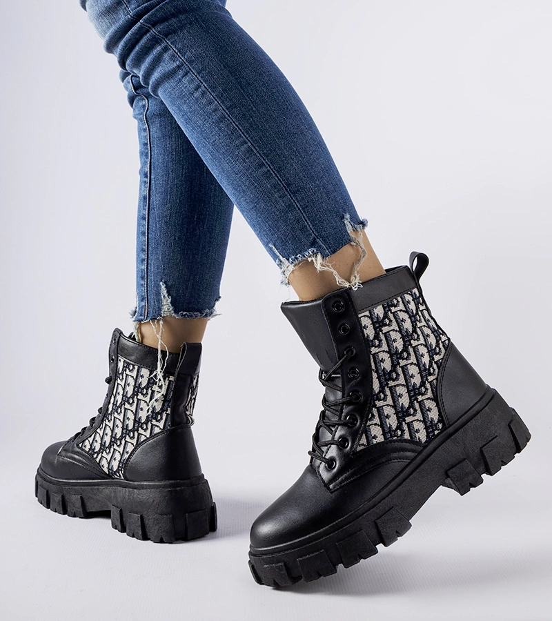 Botine negre cu inscripții decorative Madelene