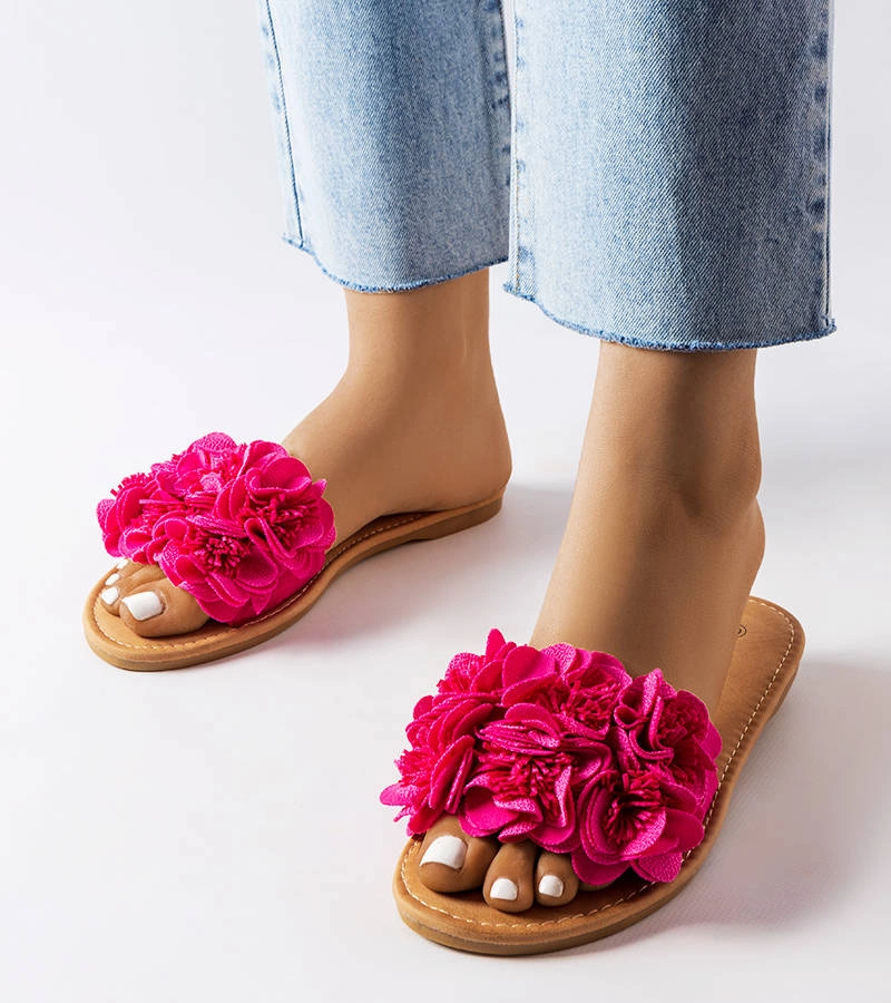 Șlapi decorativi roz de Alfrida