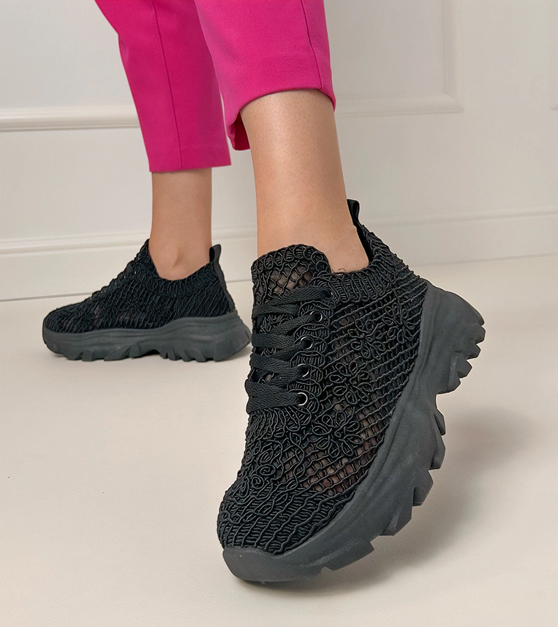 Adidași negri perforați pe platformă Brokes