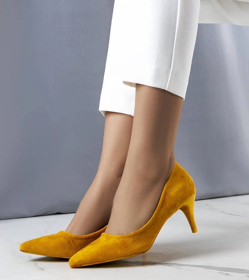 Pantofi stiletto galbeni Coursi