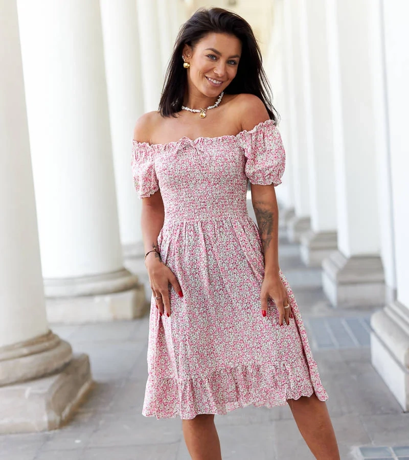 Rochie roz cu flori Astolfa