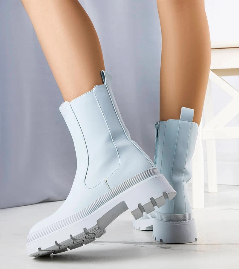 Cizme izolate albastru mat de Coletta