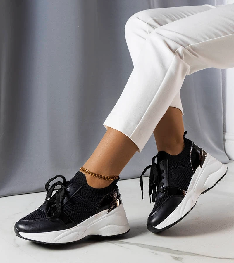 Adidași negri pe platforme Ann