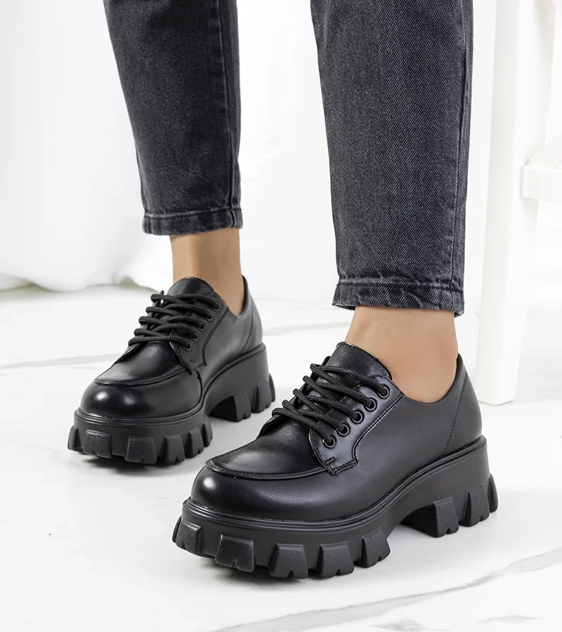 Cizme negre pe jumătate pe talpă de trapper Massey