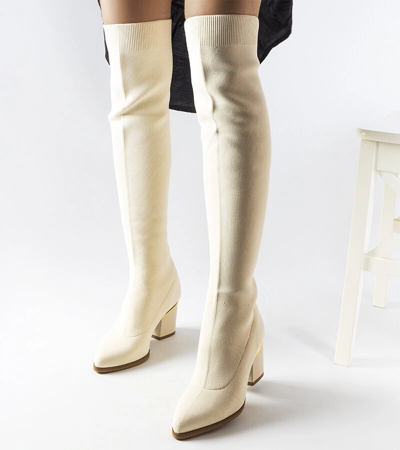 Cizme bej cu partea superioară elastică de Klarje