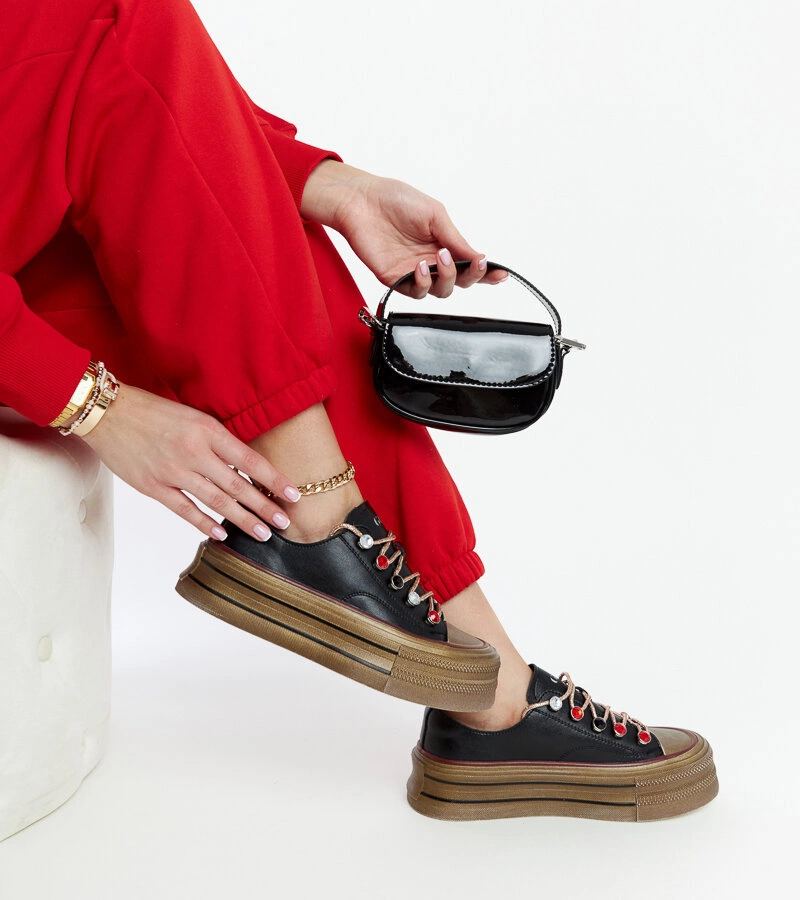 Sneakers negri pe platforma GOE NN2N4053