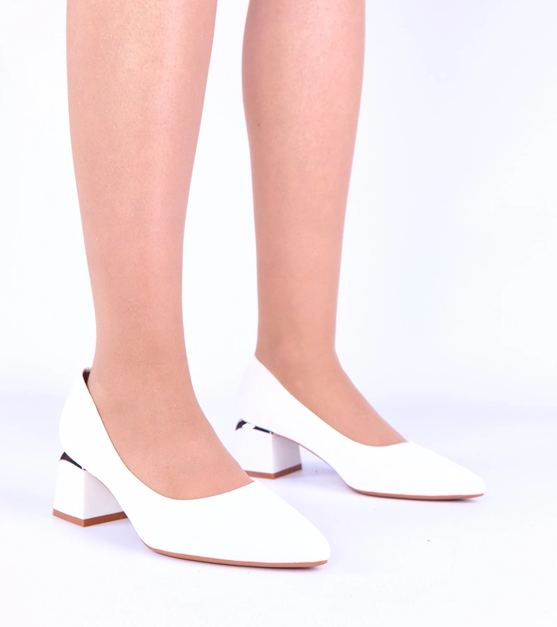 Pantofi albi cu toc gros mic și accent argintiu Vallisa