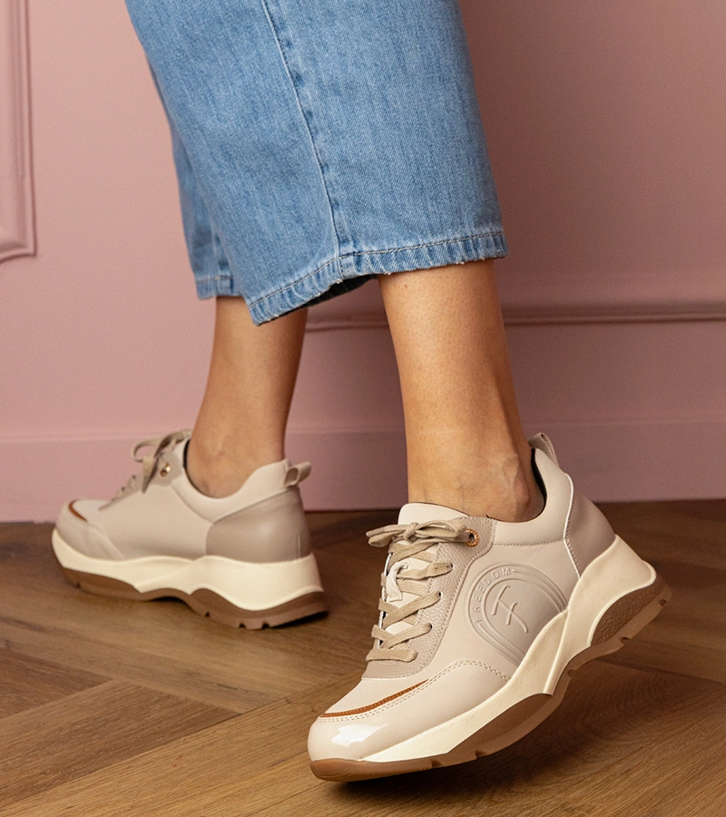 Adidași sport bej pentru femei Wener