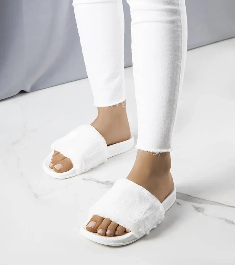 Șlapi albi cu blană Ivory