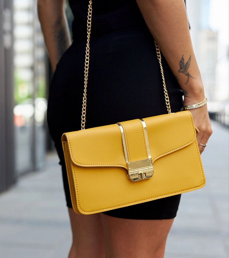 Geanta galbenă de umăr cu lanț Elmia