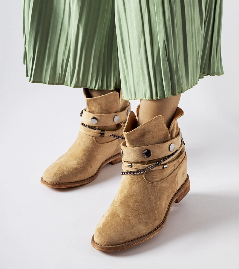 Cizme izolate bej Rinehart pe tocuri