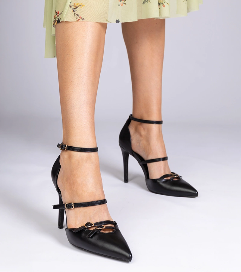 Pantofi negri cu toc cui cu bareta pe gleznă Levita