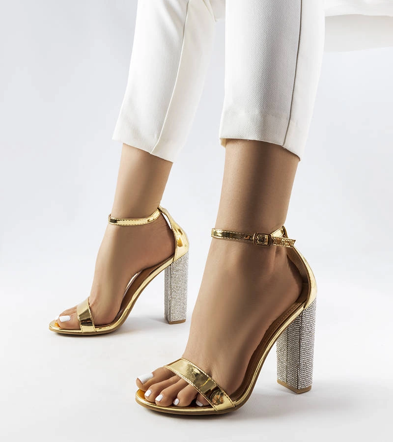 Sandale de aur cu un post decorativ Rette