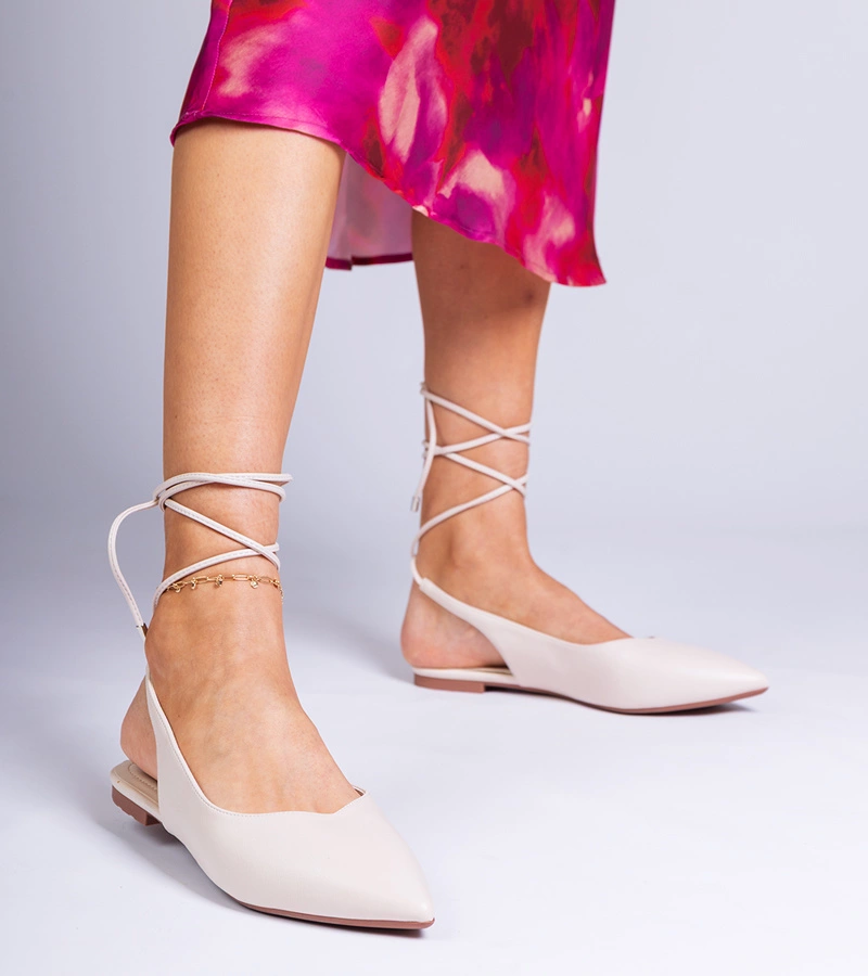 Pantofi bej cu toc jos din piele ecologică Terry