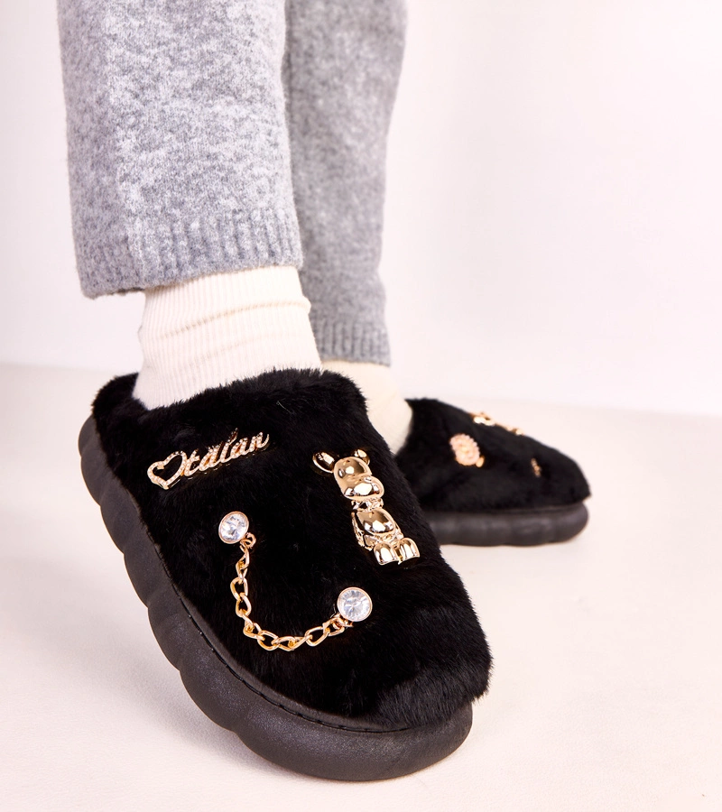 Papuci negri închiși cu ornamente Tracy