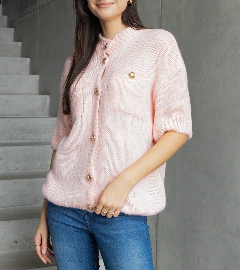 Pulover damă roz cu mânecă scurtă nasturi decorativi Shela