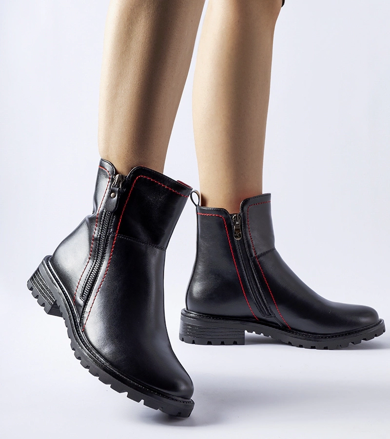 Botine negre cu fir roșu decorativ Nereo