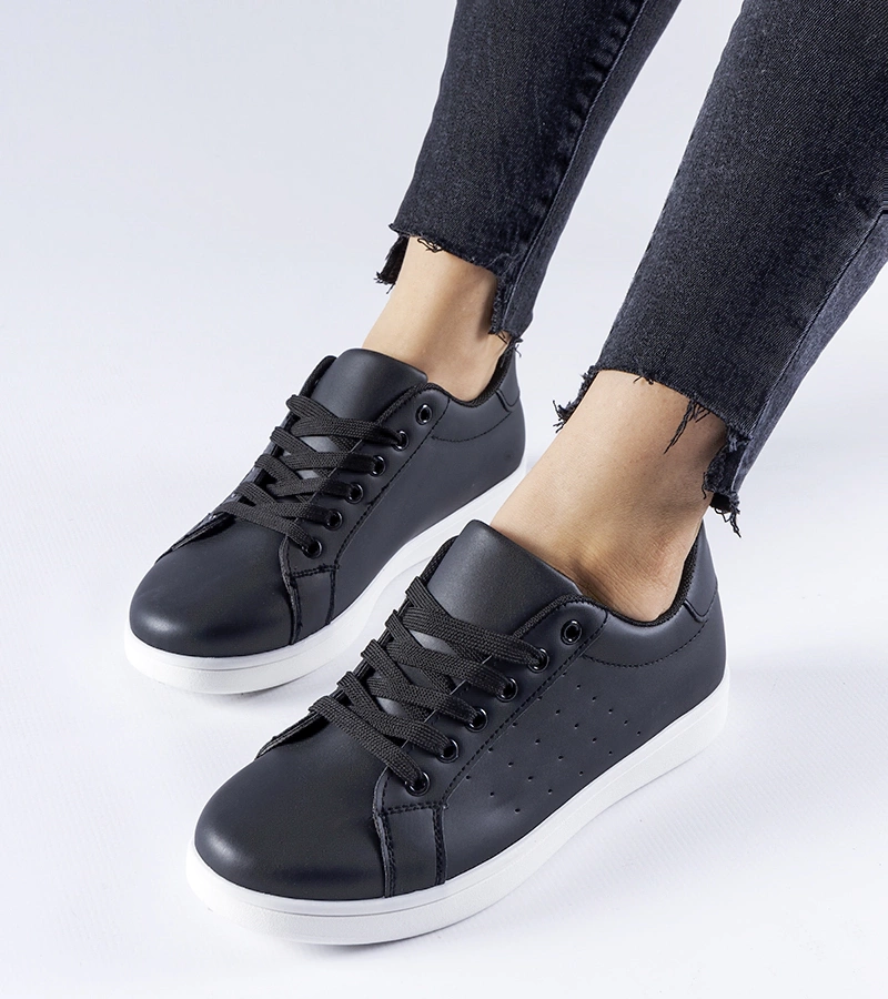 Adidași negri Bourassa