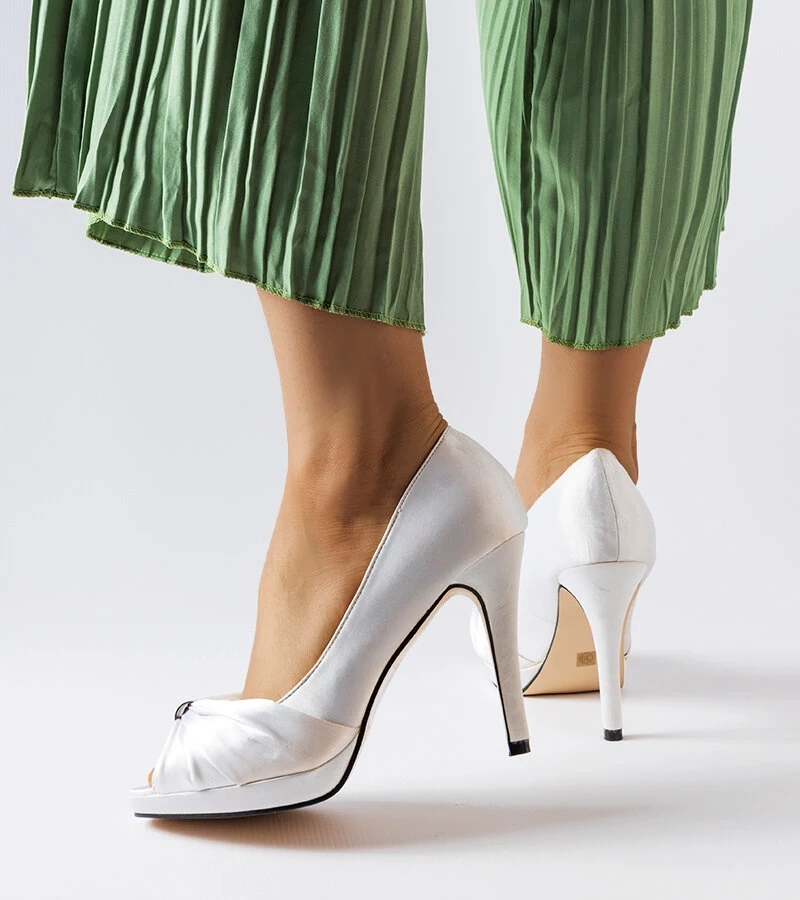 Pantofi stiletto alb cu vârf deschis de Paré