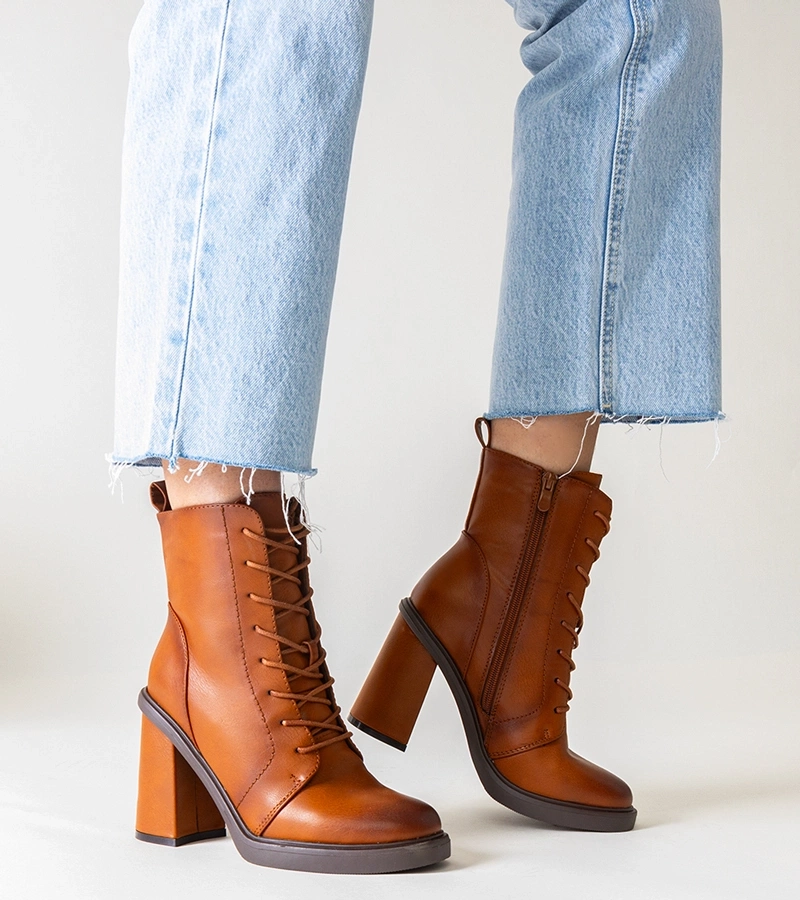 Botine maro cu toc din piele ecologică Gergesa