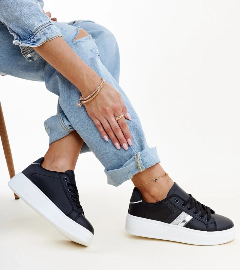 Adidași negri Basmalia