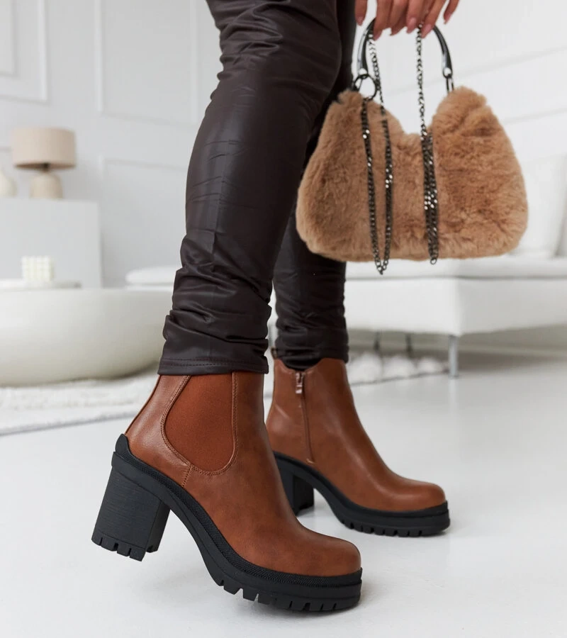 Cizme cu toc mic maro Layman