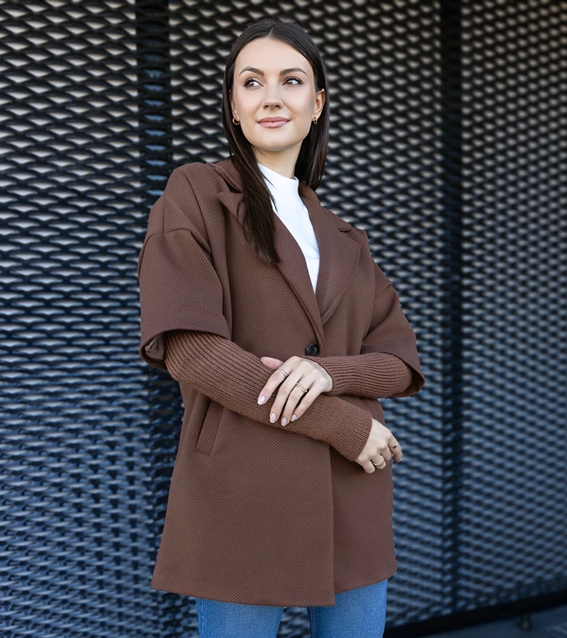 Brâușă de culoare maro cu mâneci de pulover Sameha.