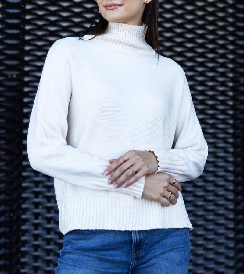 Bluza albă cu croială lejeră Lukana.