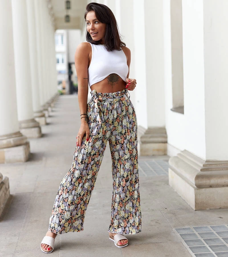 Pantaloni negri plisați cu flori Cesate