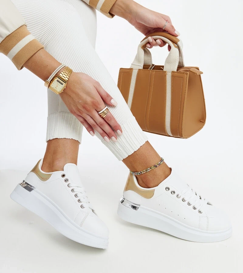 Pantofi sport albi cu insertie aurie de la Meriana