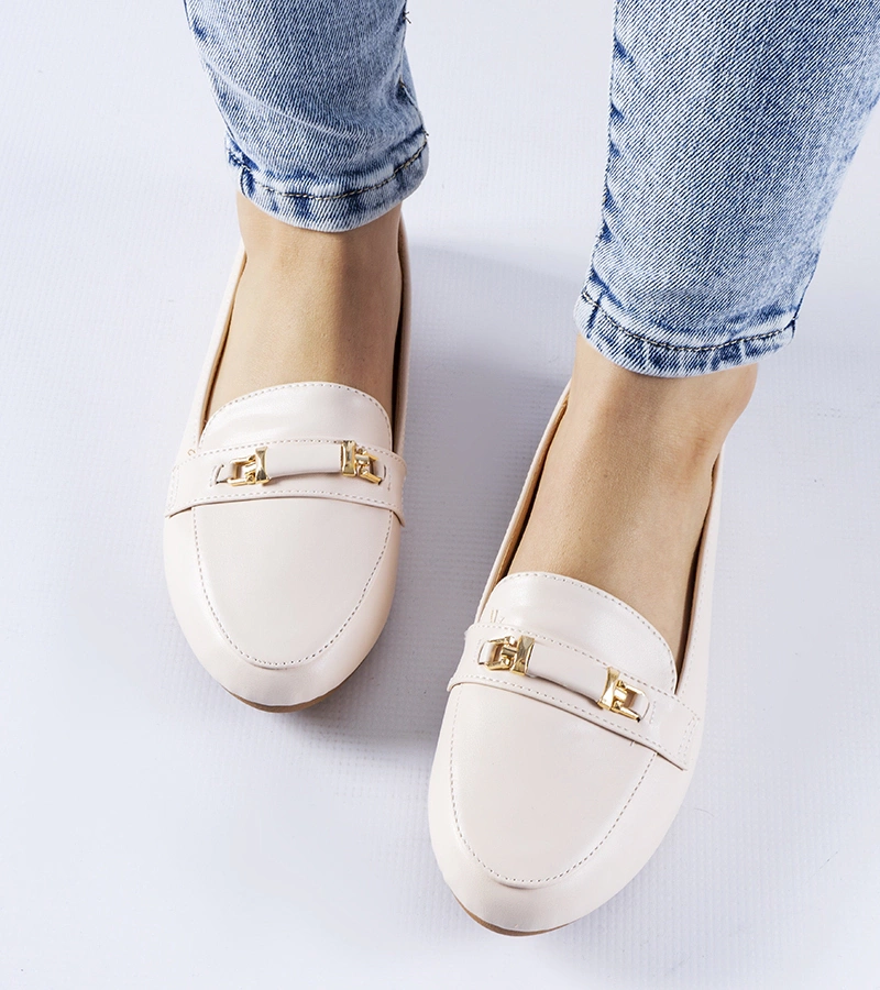 Mocasini bej cu cataramă Velino