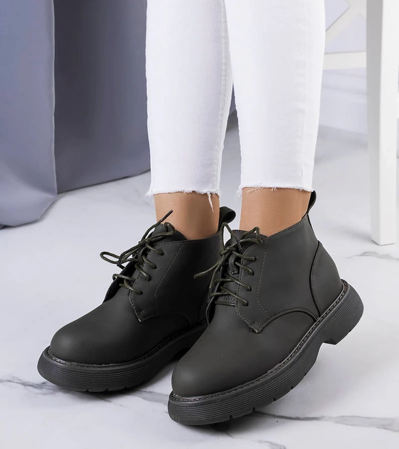 Savino cizme izolate verzi