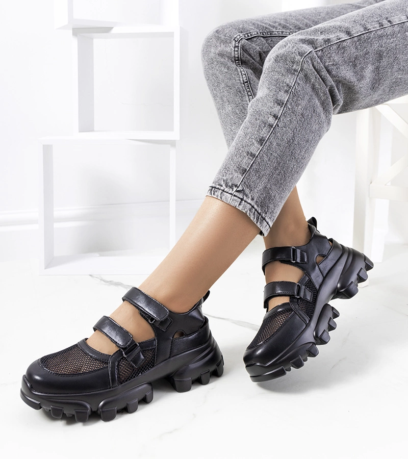 Adidași negri pe o talpă solidă Djurs