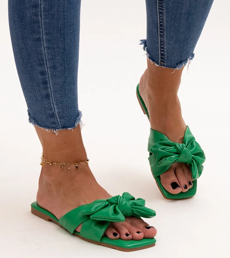 Papuci verzi cu funda decorativă de la Uwansa