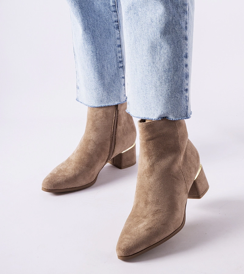 Cizme Tayyib bej cu tocuri joase