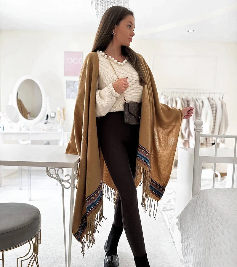 Poncho cu franjuri Camel de Jakobe